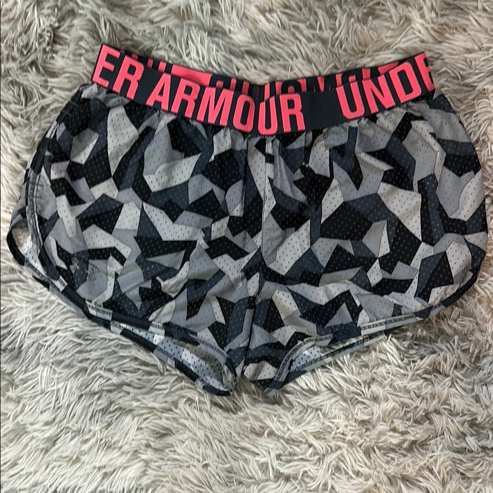 Sz Small Under Armour running shorts